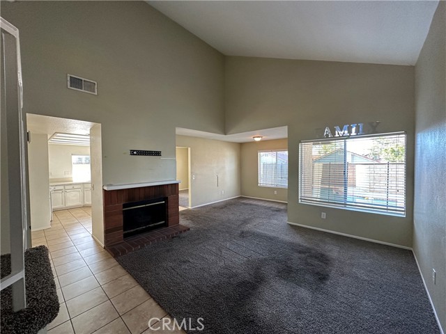 Detail Gallery Image 5 of 51 For 1155 W Victoria St, Rialto,  CA 92376 - 3 Beds | 2/1 Baths