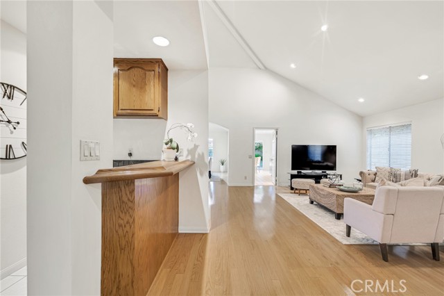 Detail Gallery Image 19 of 55 For 18830 Beechtree Ln, Porter Ranch,  CA 91326 - 5 Beds | 4/1 Baths