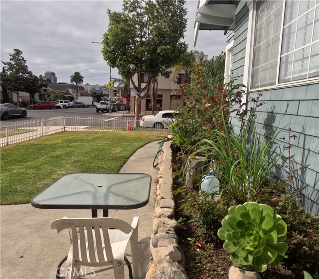 501 W 8th Street, Long Beach CA: https://media.crmls.org/medias/c4235a39-7640-4fbb-8be0-22b8735e6545.jpg