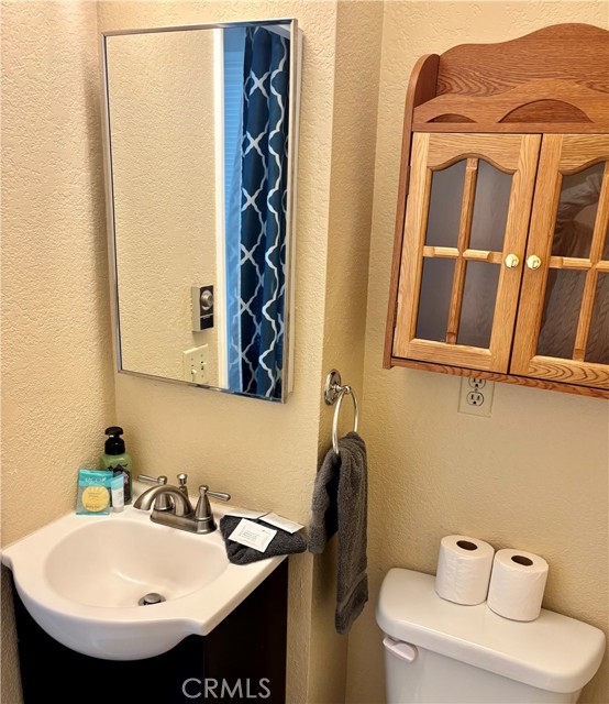 Detail Gallery Image 10 of 14 For 627 Chipmunk, Big Bear Lake,  CA 92315 - 3 Beds | 1/1 Baths