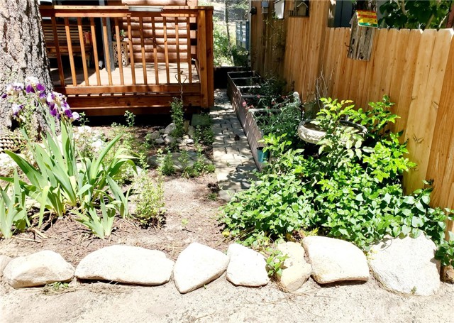 Detail Gallery Image 35 of 42 For 2424 Spruce Dr, Running Springs,  CA 92382 - 3 Beds | 2 Baths