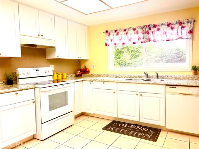 Detail Gallery Image 13 of 36 For 5410 Barrett Cir, Buena Park,  CA 90621 - 3 Beds | 2/1 Baths