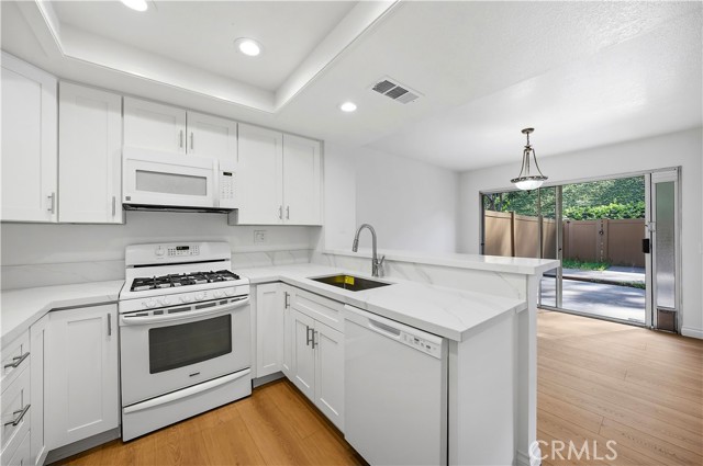 Detail Gallery Image 13 of 41 For 1910 E Calico Dr, West Covina,  CA 91791 - 2 Beds | 2/1 Baths