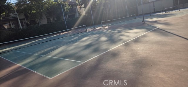 5711 Owensmouth Avenue, Woodland Hills CA: https://media.crmls.org/medias/c424dadf-54b6-459d-821f-b8f240117adc.jpg