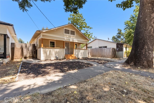 1135 Oakdale Street, Chico CA: https://media.crmls.org/medias/c4254cd0-46de-4f13-a851-dbb26ab7426b.jpg
