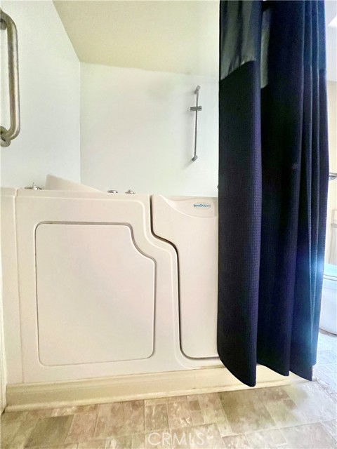 13721 El Dorado Dr. M3-#20K, Seal Beach CA: https://media.crmls.org/medias/c4255df0-3620-4297-9c1c-aa0fa1148ef9.jpg