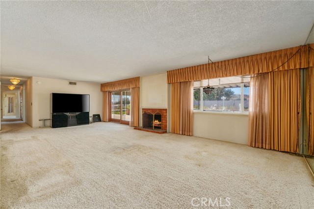 Detail Gallery Image 18 of 43 For 7635 Lakeside Dr, Jurupa Valley,  CA 92509 - 4 Beds | 2/1 Baths