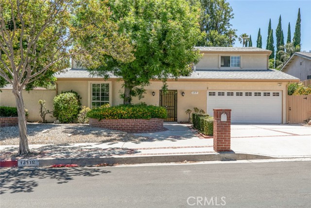 Detail Gallery Image 1 of 53 For 13119 Constable Ave, Granada Hills,  CA 91344 - 5 Beds | 3 Baths