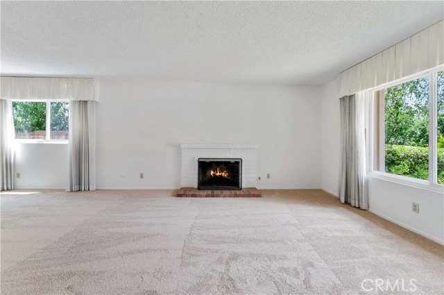 5872 Cardoza Drive photo 7