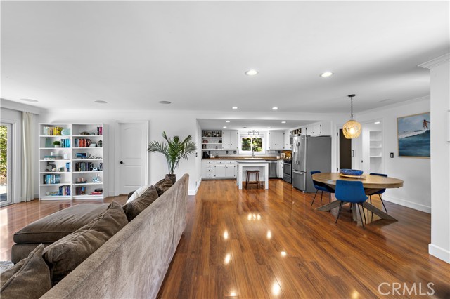 2805 Via Montecito, San Clemente CA: https://media.crmls.org/medias/c427ff84-a55c-467e-b576-13f0f211454f.jpg
