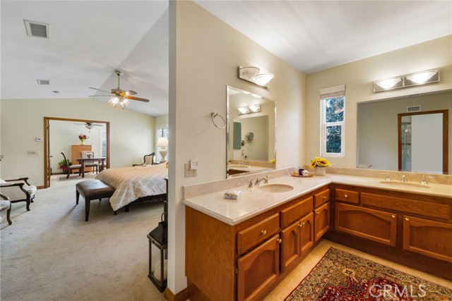 29628 Woodbrook Dr, Agoura Hills CA: https://media.crmls.org/medias/c428811c-086e-43e8-893b-fa35dbe4a198.jpg