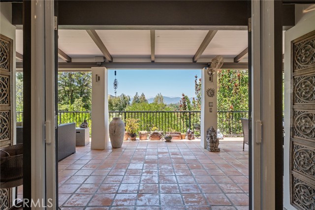 24311 Sylvan Glen Road, Calabasas CA: https://media.crmls.org/medias/c4289134-daee-4997-894f-e379af9f82c0.jpg