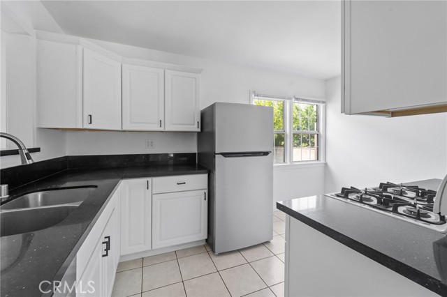 18656 Runnymede Street, Reseda CA: https://media.crmls.org/medias/c4289d98-69d6-4610-981e-c2bab46d7198.jpg