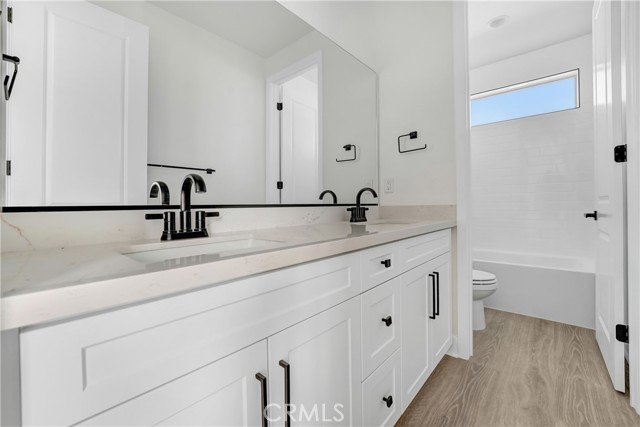 27346 Creekwood Lane, Valencia CA: https://media.crmls.org/medias/c428be44-0794-4a54-aecf-970e7d62c7c0.jpg