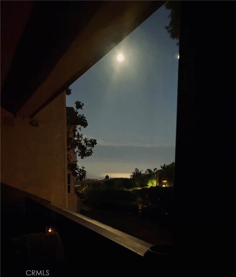 https://media.crmls.org/medias/c428cbfb-b202-4f6c-ade2-977b044fce24.jpg?preset=X-Large