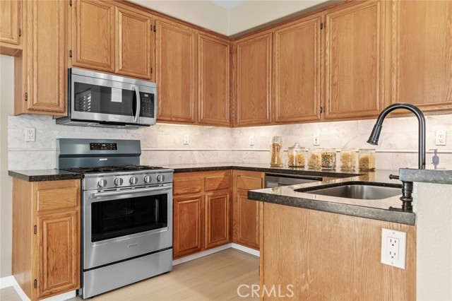 Detail Gallery Image 15 of 37 For 9 Baroque Way, Lake Forest,  CA 92610 - 5 Beds | 2/1 Baths