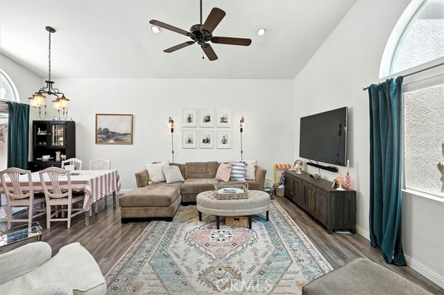25250 Steinbeck Avenue, Stevenson Ranch CA: https://media.crmls.org/medias/c429d2af-3121-4135-9d50-8ae6c67b66a6.jpg