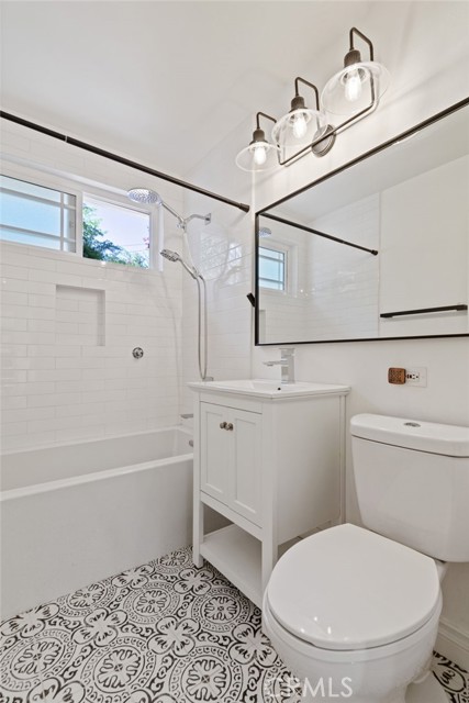 Detail Gallery Image 33 of 62 For 10215 Casaba, Chatsworth,  CA 91311 - 5 Beds | 3/1 Baths