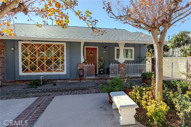 Front Image Thumbnail for CRSR25215996