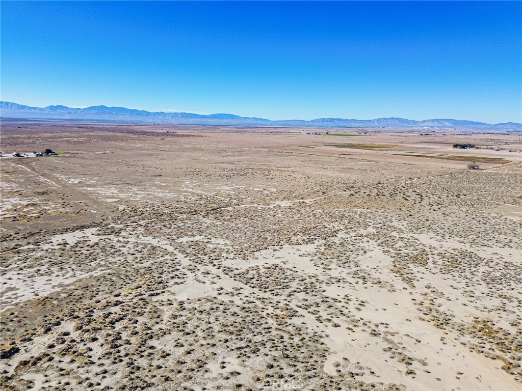 MLS #OC25280725 image #10