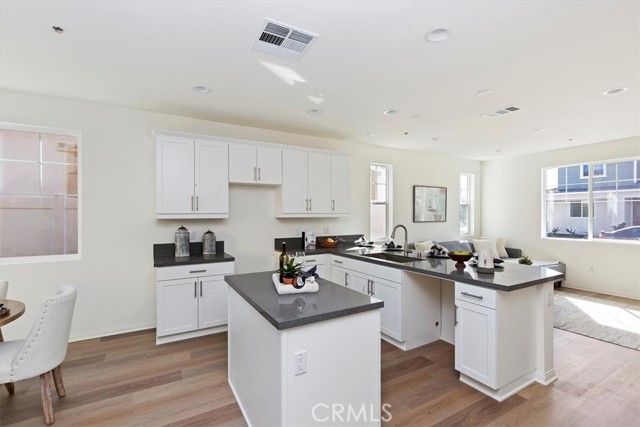 Detail Gallery Image 14 of 35 For 1993 Connor Ln, San Jacinto,  CA 92582 - 4 Beds | 2/1 Baths