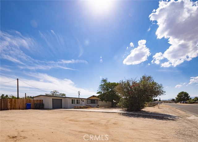 Detail Gallery Image 3 of 21 For 14851 La Brisa Rd, Victorville,  CA 92392 - 3 Beds | 1 Baths