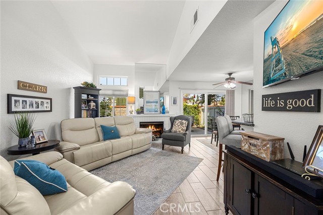 Detail Gallery Image 1 of 1 For 2285 Boxwood Pl #66,  Tustin,  CA 92782 - 3 Beds | 2/1 Baths