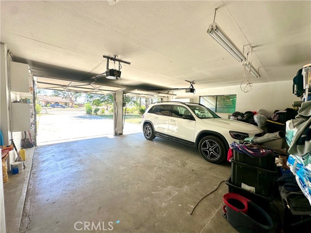 644 Whittendale Street, Bakersfield CA: https://media.crmls.org/medias/c42b4d53-f0d2-4891-936b-a177677ede82.jpg