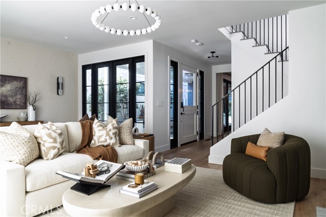 Detail Gallery Image 6 of 20 For 107 via Koron, Newport Beach,  CA 92663 - 4 Beds | 2/1 Baths