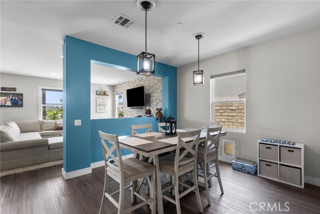 19512 Griffith Drive, Saugus CA: https://media.crmls.org/medias/c42b93c5-38b8-42c4-b9f8-4cc61be2a042.jpg