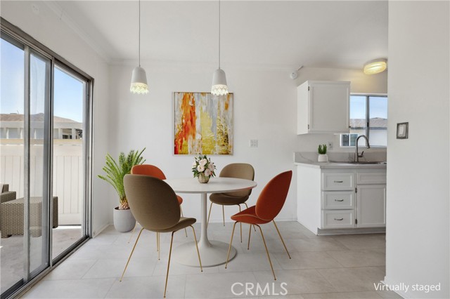 Detail Gallery Image 4 of 48 For 23320 Western Ave #D,  Harbor City,  CA 90710 - 3 Beds | 2 Baths