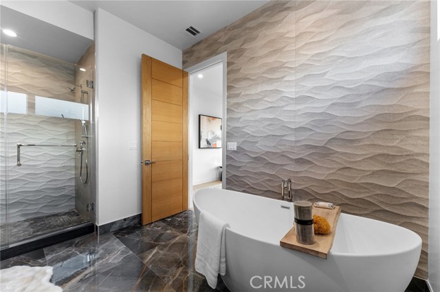 Detail Gallery Image 32 of 70 For 3932 S Minerva Ave, Los Angeles,  CA 90066 - 6 Beds | 6/1 Baths