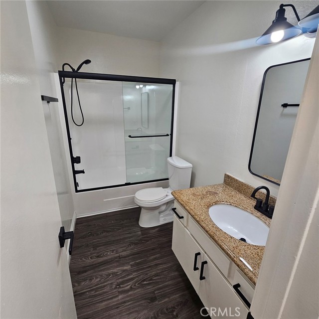 Detail Gallery Image 4 of 11 For 209 S Prospect Ave #205,  Redondo Beach,  CA 90277 - 1 Beds | 1 Baths