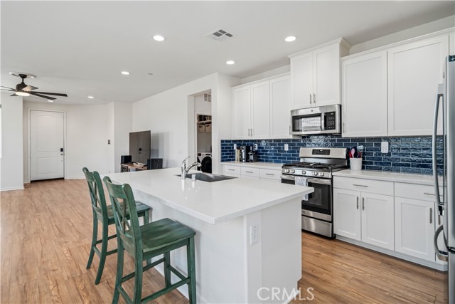 Detail Gallery Image 12 of 37 For 3615 Santa Monica Ct, Rosamond,  CA 93560 - 4 Beds | 2 Baths