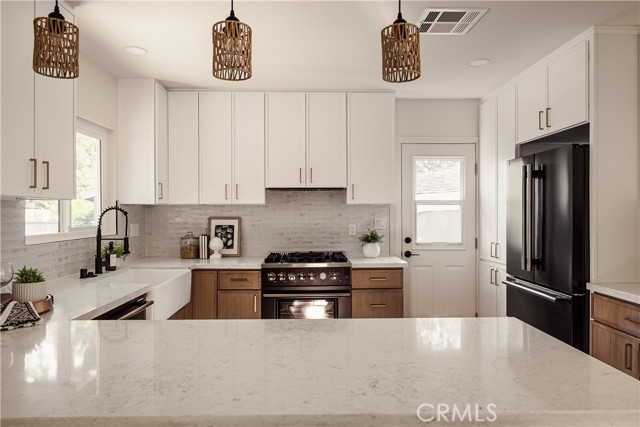 Detail Gallery Image 3 of 30 For 6245 Mayfield, La Crescenta,  CA 91214 - 3 Beds | 2 Baths