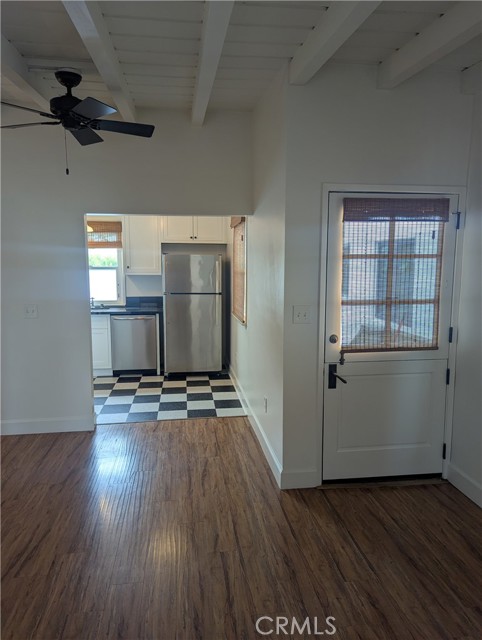 Detail Gallery Image 7 of 12 For 425 Orchid Ave #REAR,  Corona Del Mar,  CA 92625 - 1 Beds | 1 Baths