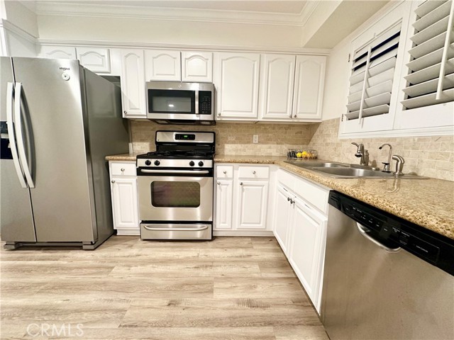 Detail Gallery Image 13 of 46 For 1433 S Beverly Dr, Los Angeles,  CA 90035 - 3 Beds | 2/1 Baths