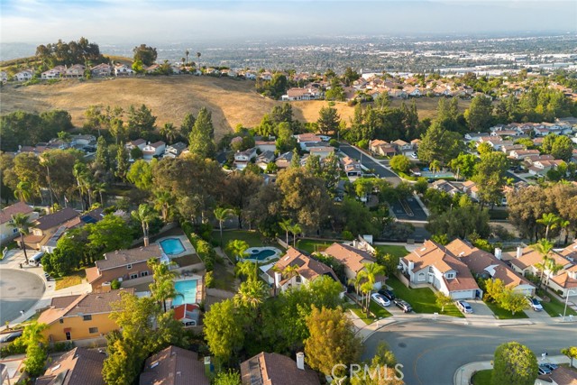 2424 Norte Vista Drive, Chino Hills CA: https://media.crmls.org/medias/c42f9130-0779-43b2-97b0-6789544bd85a.jpg
