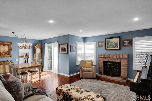 4486 Forestglen Court photo 8