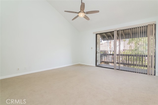 5711 Owensmouth Avenue, Woodland Hills CA: https://media.crmls.org/medias/c4307129-d2f8-4605-a708-8e82935cc69b.jpg