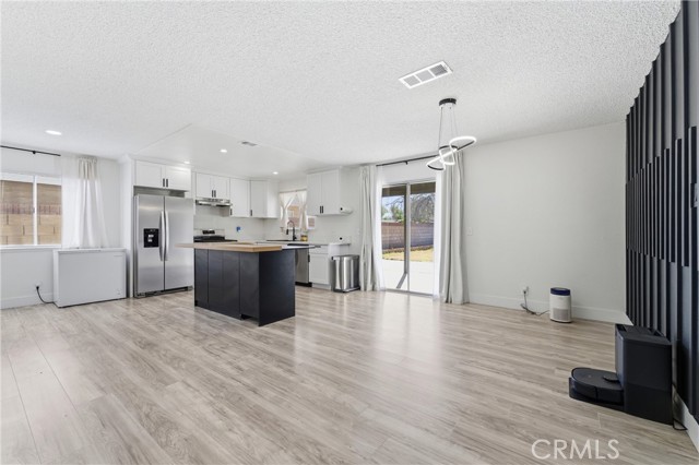 Detail Gallery Image 4 of 21 For 44509 Watford Ave, Lancaster,  CA 93535 - 3 Beds | 2 Baths