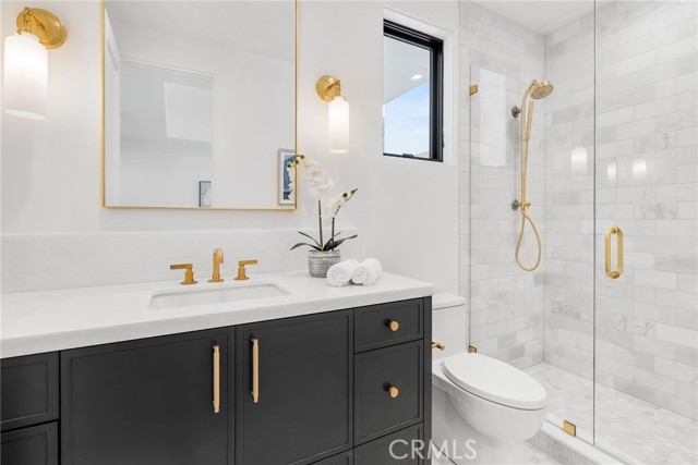 Detail Gallery Image 6 of 39 For 516 Acacia Ave #1/2,  Corona Del Mar,  CA 92625 - 3 Beds | 3/1 Baths