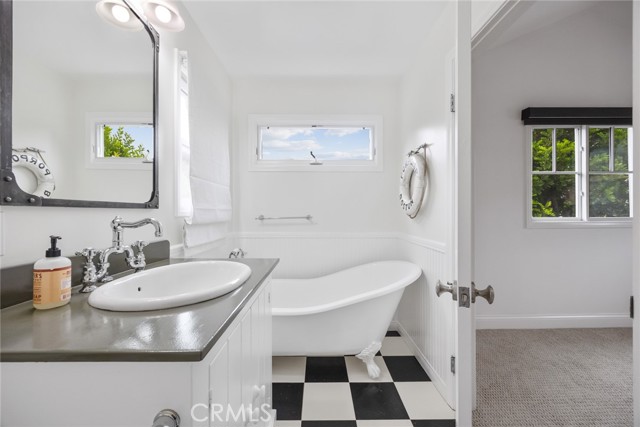 Detail Gallery Image 25 of 37 For 12722 Halkirk St, Studio City,  CA 91604 - 5 Beds | 5 Baths