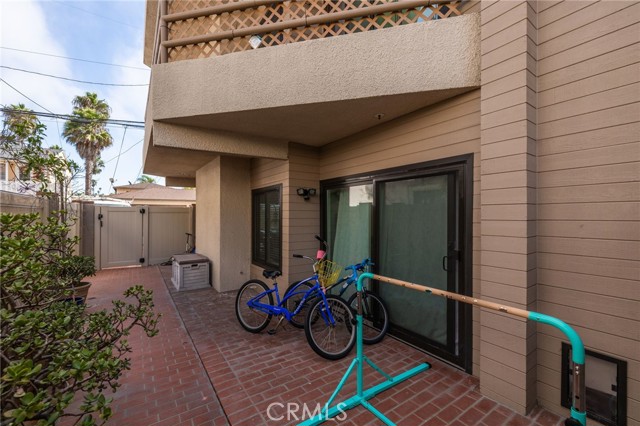 512 Esplanade, Redondo Beach, California 90277, 2 Bedrooms Bedrooms, ,2 BathroomsBathrooms,Residential,Sold,Esplanade,SB23191083