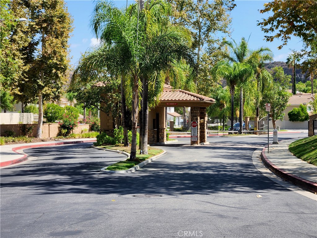 https://media.crmls.org/medias/c4322882-7b22-4d40-8dad-88ab3f045ee5.jpg?preset=X-Large