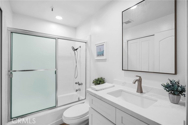 Detail Gallery Image 25 of 37 For 64 Sea Island Dr, Newport Beach,  CA 92660 - 2 Beds | 2 Baths