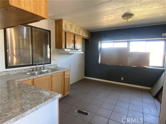 Detail Gallery Image 2 of 15 For 350 West Ave, Turlock,  CA 95380 - – Beds | – Baths
