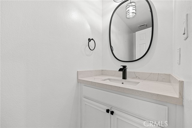 Detail Gallery Image 9 of 49 For 1630 S Bentley Ave #103,  Los Angeles,  CA 90025 - 2 Beds | 2/1 Baths