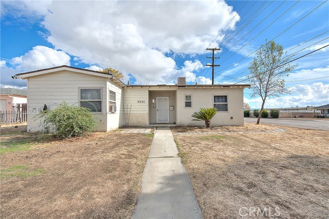 Detail Gallery Image 2 of 54 For 3201 Garden Dr, San Bernardino,  CA 92404 - 3 Beds | 1/1 Baths