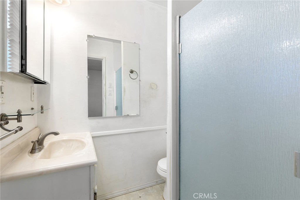 https://media.crmls.org/medias/c434019f-d701-46ba-adcd-fadf40d7b4e0.jpg?preset=X-Large